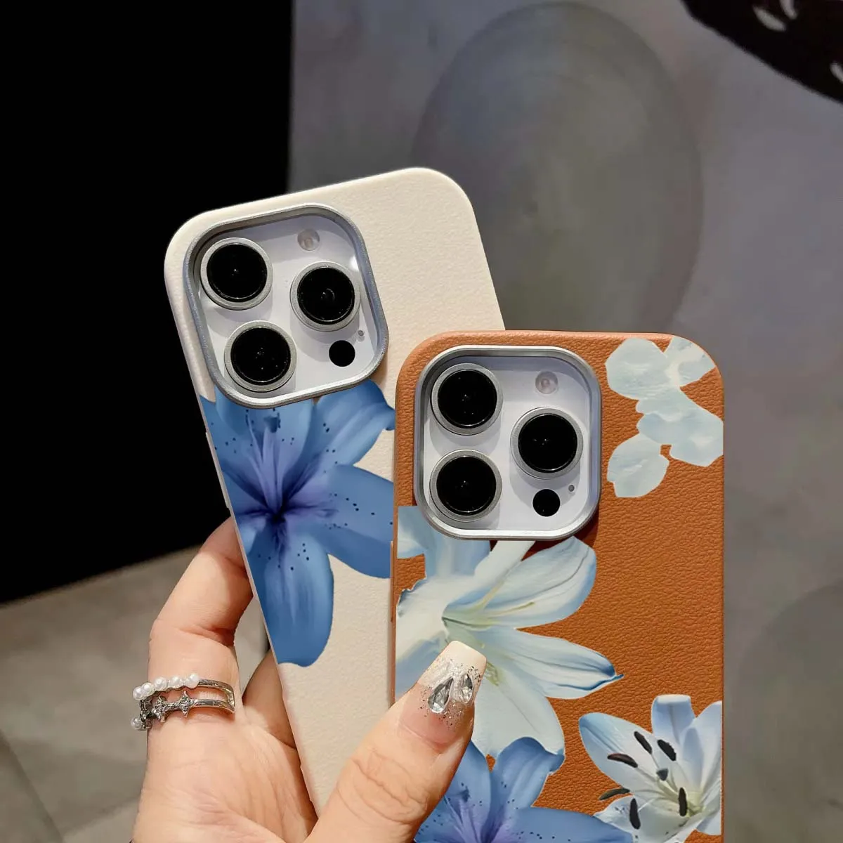 Elegant Blue Lily Fashion Patt - Xiaomi Redmi Note 14 recension och pris